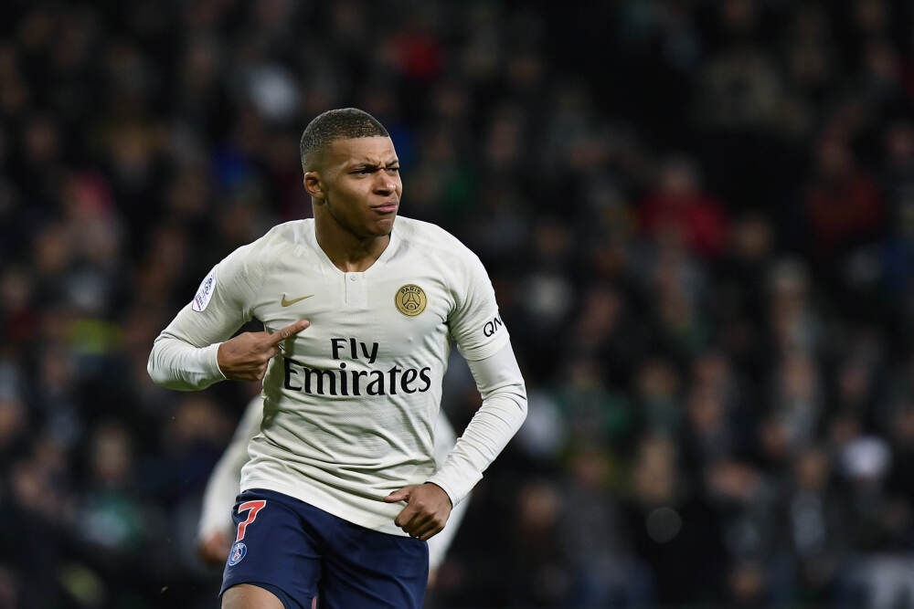 中国公募基金总规模逼近37万亿元 连续七个月创新高